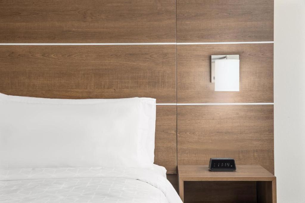 Holiday Inn Express Hotel & Suites Palm Bay By Ihg Ngoại thất bức ảnh
